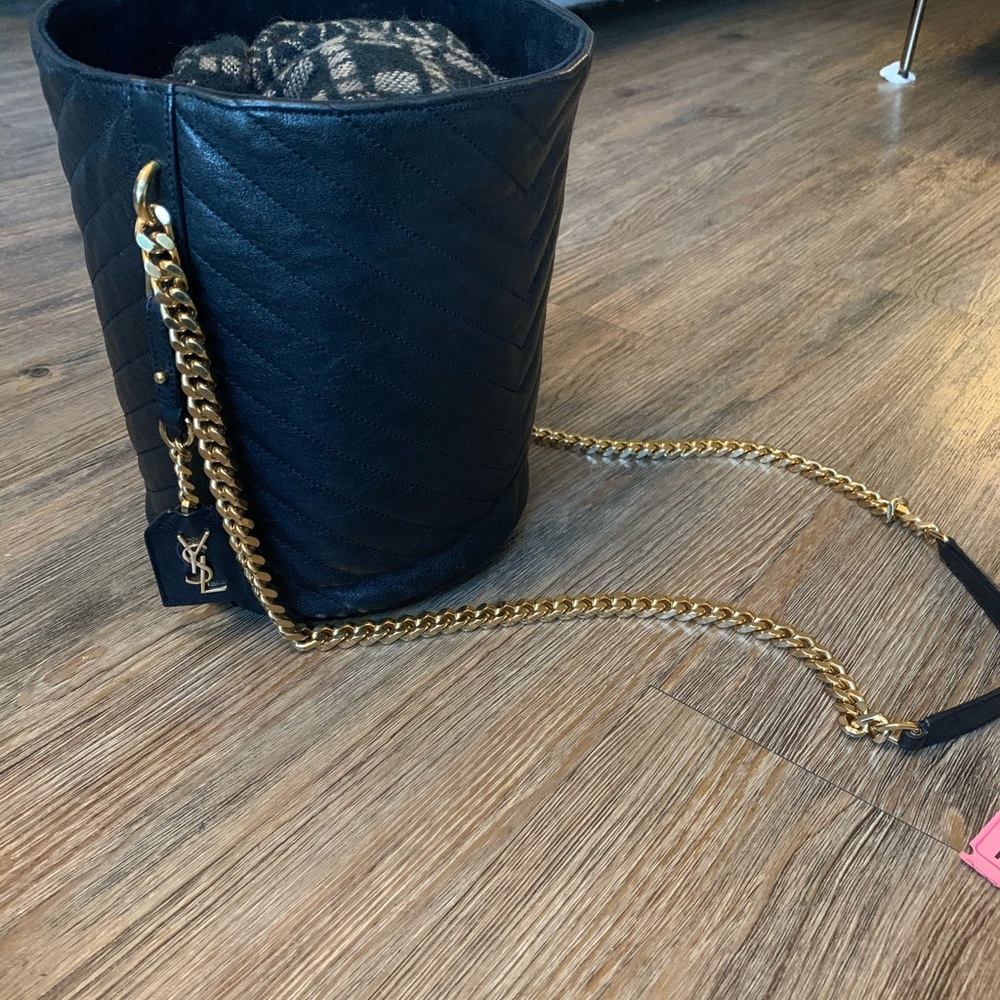 SOLD RARE⚡️ YSL quilted chevron crossbody - Picture 3 of 8